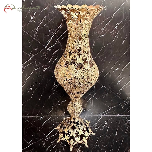 خرید، قیمت و مشخصات گلدان برنزی به روز و لوکس با طرح گل یاس برجسته و پر کار طلایی و زیر قیمت | چترزندگی