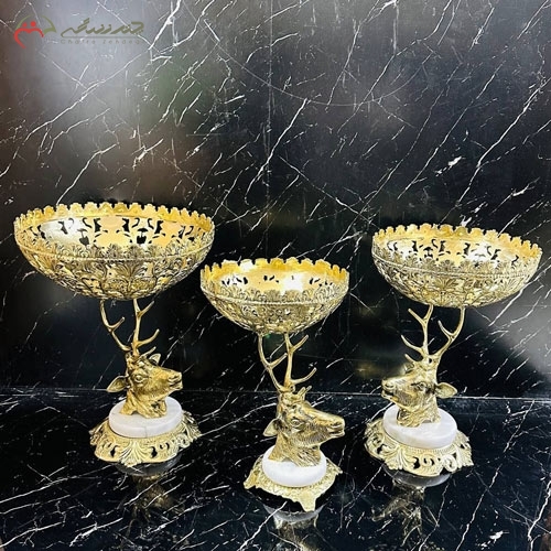 خرید، قیمت و مشخصات آمیوه خوری برنزی شیک و امروزی سه تیکه طرح گوزن و پایه های سنگی سفید زیر قیمت | چترزندگی