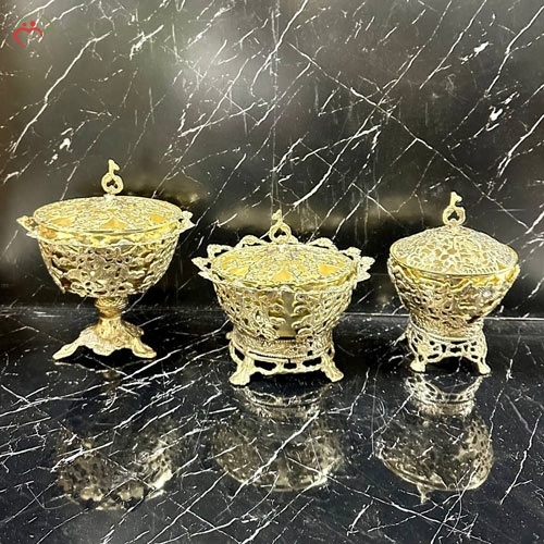 خرید، قیمت و مشخصات آجیل خوری برنزی لوکس و به روز، در سه اندازه بزرگ متوسط و کوچک طرح پرکار زیر قیمت | چترزندگی