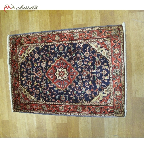 خرید، قیمت و مشخصات فرش دستبافت همدان طرح لچک رنگ سرمه ای و حاشیه های لاکی کد 38970 - چتر زندگی