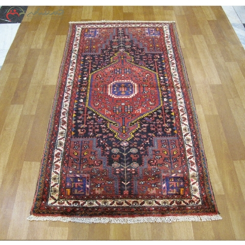 خرید، قیمت و مشخصات فرش دستبافت تویسرکان با رنگ ثابت و الیاف طبیعی و دوام بالا با ضمانت کد 39106 - چترزندگی