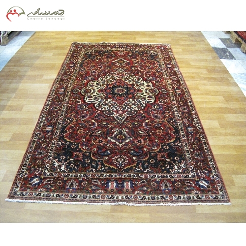 خرید، قیمت و مشخصات فرش دستبافت بختیاری با زمینه لچک و ترنج با رنگ لاکی و الیاف درجه یک کد 39285 - چترزندگی