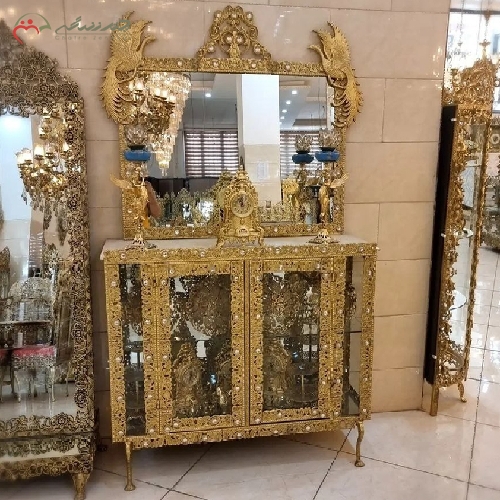 خرید، قیمت و مشخصات آینه کنسول ویترین دار با بدنه کار شده و آینه ی طرح طاووس با رویه سنگ درجه یک - چترزندگی
