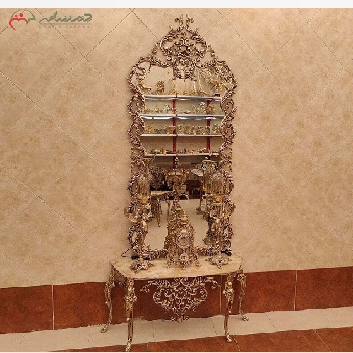 خرید، قیمت و مشخصات آینه شمعدان برنزی بدنه ی پرداخت کاری شده همراه ساعت رومیزی و شمعدان با ضمانت - چترزندگی