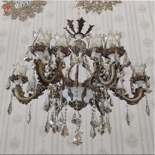 خرید، قیمت و مشخصات لوستر برنزی 12 شعله رنگ آنتیک، طرح گل رز با طراحی سرامیک و کریستال دارای گارانتی - چترزندگی