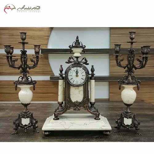 خرید، قیمت و مشخصات ست ساعت و شمعدان رومیزی از جنس برنزی به رنگ آنتیک و سنگ سفید کار شده در بدنه کد 447 - چترزندگی