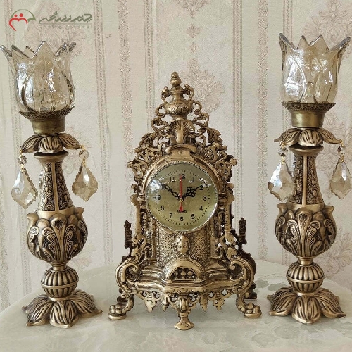 خرید، قیمت و مشخصات ساعت و شمعدان رومیزی مدل رسپینا به رنگ آنتیک و بدنه ی پر کار با دوام دارای ضمانت کد 423 - چترزندگی