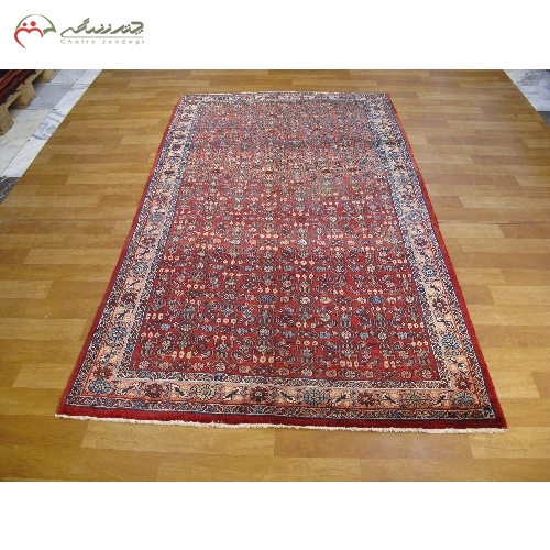 خرید، قیمت و مشخصات قالیچه دستبافت بیجار رنگ زمینه ی لاکی و حاشیه های دوغی طرح لچک و ترنج با گارانتی کد 40083 - چترزندگی