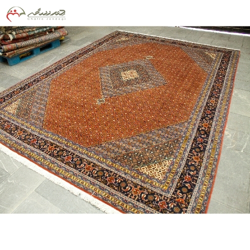 خرید، قیمت و مشخصات فرش دستبافت اردبیل بافته شده با الیاف طبیعی طرح ترنج و ماهی و رنگ رناسی و سرمه ای کد 39749 - چترزندگی