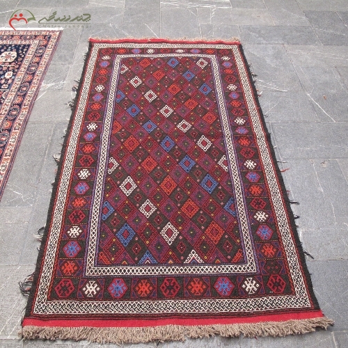 خرید، قیمت و مشخصات گلیم دستبافت قوچان با رنگ زمینه ی الوان و طرح قابی، بافت بسیار با دوام و رنگ ثابت الیاف کد 39842 - چترزندگی