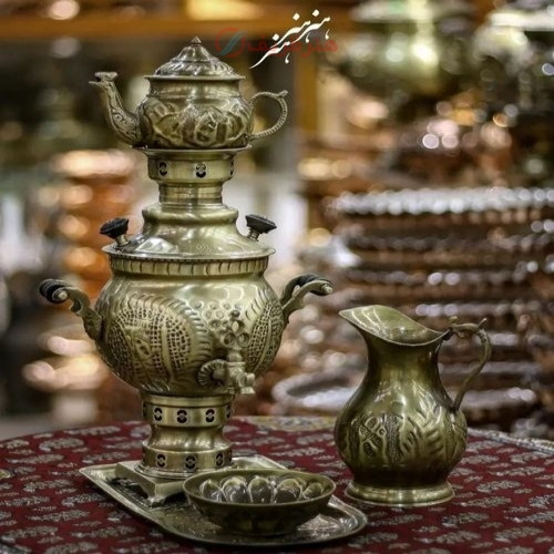 خرید آنلاین، سرویس 1.5 لیتری سماور زغالی برنجی با روکش نانو، قلم زنی پر نقش، مدل تخت جمشید، ثبات رنگ، با قیمت مناسب | چترزندگی