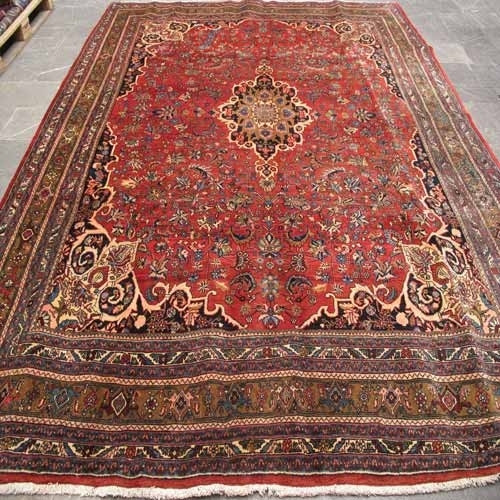 خرید آنلاین، فرش دستباف بيجار با نقشه بی نظیر، طرح لچک و ترنج با رنگ زمینه لاكي و حاشیه شتري کد ۳۸۹۹۰، زیر قیمت بازار | چترزندگی