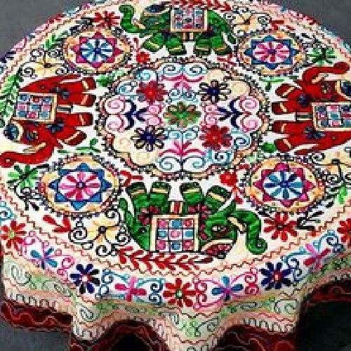 خرید آنلاین، رومیزی گرد سوزن دوزی و آینه کاری B-4 با پارچه کتان و با کیفیت بالا و نخ سوزن دوزی شد، پر نقش و نگاره، زیر قیمت بازار | چترزندگی