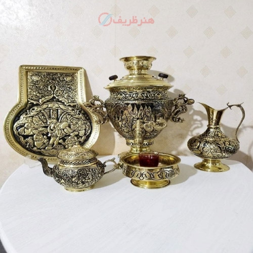 خرید آنلاین، سرویس شکیل سماور 6 لیتری برنجی زغالی با دسته تور، شیر بزرگ طرح بزم و شادی، قلم زنی پر کار، زیر قیمت بازار | چترزندگی