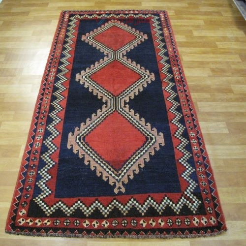 خرید آنلاین، فرش بافت دست آنتیک لري بهبهان، طرح ۳ ترنج با رنگ زمینه سرمه اي وحاشیه لاكي کد ۳۹۸۵۹، زیر قیمت بازار | چترزندگی