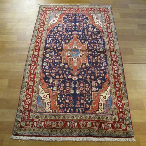 خرید آنلاین، فرش دستباف جوزان ملاير کد 38937 در طرح لچک و ترنج با رنگ زمینه سرمه اي و حاشیه لاكي، زیر قیمت بازار | چترزندگی