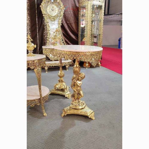 خرید آنلاین، میز خاطره با 3 پایه کوتاه در طرح پسرک، قطر 50، جنس آلیاژ آلومنیوم با آبکاری برنج، صفحه سنگی، زیر قیمت بازار | چترزندگی