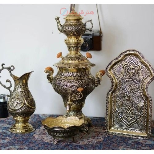 خرید آنلاین، سرویس سماور3 لیتری زغالی برنجی بدون تغییر رنگ با روکش محافظ کوره ای، قلم زنی دست بسیار ظریف و استادانه، زیر قیمت بازار | چترزندگی