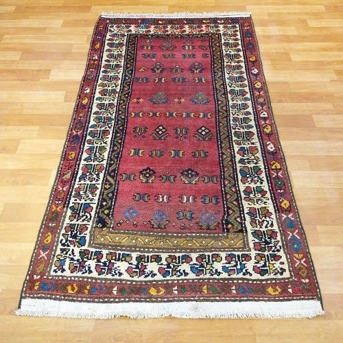 خرید آنلاین، فرش بافته شده با دست بختيار، طرح سراسر با رنگ زمینه لاكي وحاشیه كرم کد ۳۹۸۰۶، زیر قیمت بازار | چترزندگی