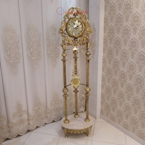 خرید آنلاین، ساعت ایستاده با ستون های نیم دایره، جنس آلیاژ آلومنیوم با آبکاری برنز، زیر قیمت بازار | چترزندگی