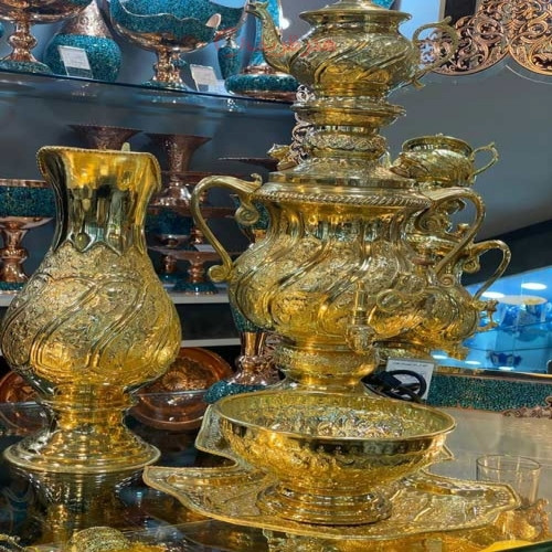 خرید آنلاین، سرویس سماور 4 لیتری برقی برنجی، دسته شاخه ای، قلم زنی آبشاری، زیر قیمت بازار | چترزندگی