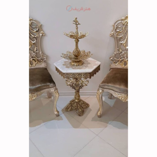 خرید آنلاین، میز پذیرایی 6 ضلعی صفحه سنگی با پایه برگی تاج دار از جنس آلیاژ آلومنیوم همراه با آبکاری برنز، زیر قیمت بازار | چترزندگی