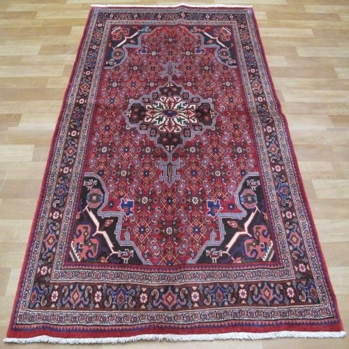خرید آنلاین، فرش دستباف بيجار با نقشه چشم گیر ترنج و ماهي، رنگ زمینه لاكي و حاشیه سرمه اي کد ۴۰۰۱۳، زیر قیمت بازار | چترزندگی