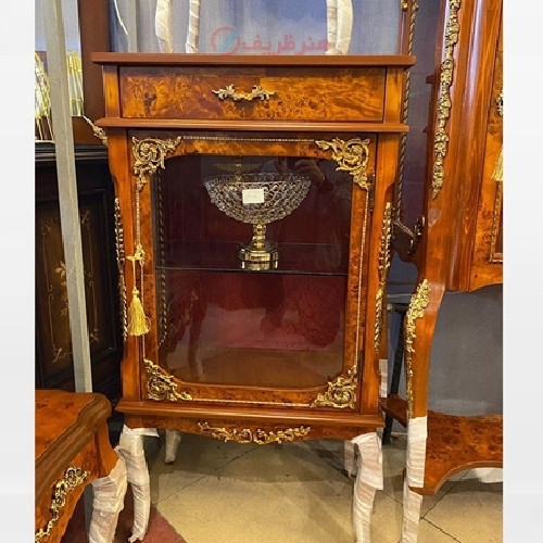 خرید، قیمت و مشخصاتمینی ویترین دو طبقه طراحی کلاسیک و رنگ بندی متنوع، چوب روس و رنگ چند لایه، دارای ضمانت، زیر قیمت بازار | چترزندگی