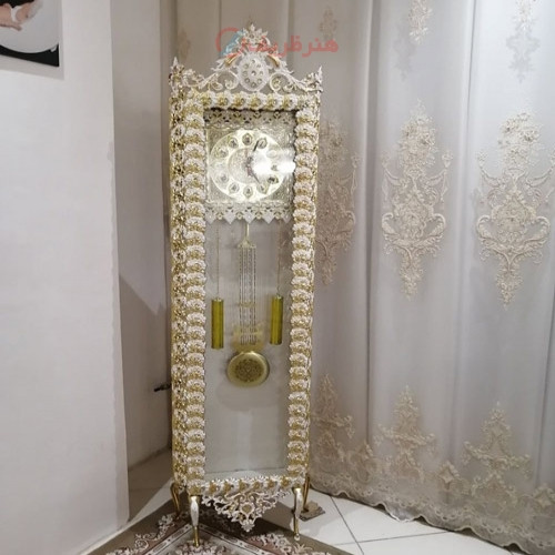 خرید آنلاین، ساعت ایستاده مدل پف پفی ویترینی، جنس آلیاژ آلومنیوم با آبکاری برنز، 2 رنگ، زیر قیمت بازار | چترزندگی