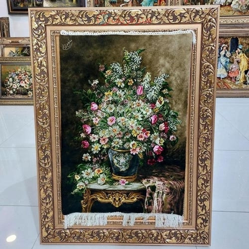 خرید آنلاین، تابلو فرش بافته شده با دست در تبریز، خوش نقش با طرح گل طولی، با رنگبندی طبیعی، چله ابریشم، زیر قیمت بازار | چترزندگی