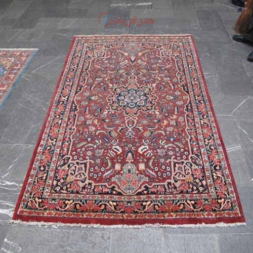 خرید، قیمت و مشخصات، فرش هنر دست ایرانی، بافته شده بيجار طرح لچک و ترنج سایز قاليچه رنگ زمینه لاكي و حاشیه سرمه اي کد ۳۹۰۰۵، به قیمت کارخانه | چترزندگی