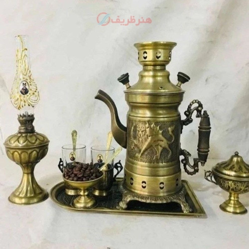 خرید آنلاین، کتری شکاری با قلم زنی دست طرح شیر، جنس برنجی، با دسته بسیار زیبا، بادوام و کاربردی، زیر قیمت بازار | چترزندگی