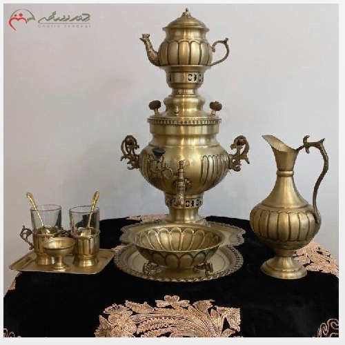 ست سماور ذغالی 3 لیتری دارای ست چای خوری 2 نفره و بدنه مهردار روسی در بدنه و درب محصول - چترزندگی