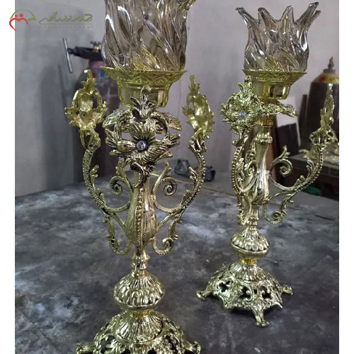 شمعدان برنزی پایه دار با طرح گل لاله_ چترزندگی