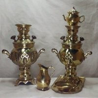 خرید، قیمت و مشخصات سماور ذغالی 2 لیتری در دو طرح ساده و قلم زنی شده سنتی و بدنه برنجی رنگ ثابت با ضمانت - چترزندگی
