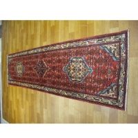 خرید، قیمت و مشخصات فرش کناره همدان با نقشه چشم گیر و تراکم بالا دارای ضمانت کد 39059 - چترزندگی