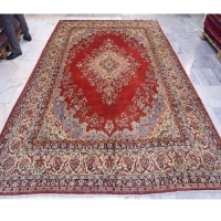 خرید، قیمت و مشخصات فرش دستبافت همدان طرح لچک و ترنج با زمینه لاکی و نخ درجه یک با ضمانت کد 39241 - چترزندگی