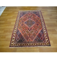 خرید، قیمت و مشخصات فرش دستبافت میمه طرح لچک و ترنج با زمینه لاکی و نقشه بی نظیر و دوام بالا کد 39328 - چترزندگی