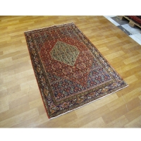 خرید، قیمت و مشخصات فرش دستبافت بیجار طرح زمینه ماهی و ترنج بافته شده با نخ درجه یک با ضمانت کد 39415 - چترزندگی