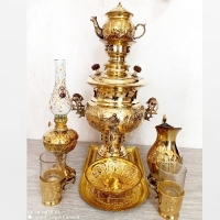 خرید، قیمت و مشخصات ست 8 پارچه سماور ذغالی تبریز در دو رنگ طلایی و آنتیک قلم زنی شده با طرح شیر و ضمانت - چترزندگی