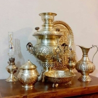 خرید، قیمت و مشخصات ست کامل سماور 4 لیتری لبه دار قلم کاری شده دسته توری و مهر دار دارای گارانتی - چترزندگی