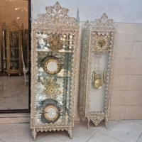 خرید، قیمت و مشخصات ساعت ایستاده و بوفه سه طبقه رنگ استخوانی، تولید شده با بدنه آلیاژ بسیار با دوام - چترزندگی