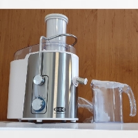 خرید، قیمت و مشخصات چرخ خیاطی مارشال دارای جعبه سوزن نخ و 25 طرح گل دوزی و لامپ LED خودکار - چترزندگی