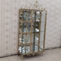 خرید، قیمت و مشخصات بوفه برنزی باکس دار طرح گل سرخ برجسته طراحی شیک و مدرن با رنگ آبکاری شده ی فورتیک - چترزندگی