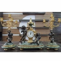 خرید، قیمت و مشخصات ساعت و شمعدان برنزی و پایه های سنگی سبز رنگ و رنگ فورتیک با دوام دارای گارانتی کد 432 - چترزندگی