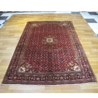 خرید، قیمت و مشخصات فرش دستبافت بیجار رنگ زمینه ی لاکی و حاشیه سرمه ای، طرح زمینه ی ماهی ترنج با ضمانت نامه کد 39849 - چترزندگی