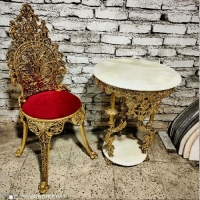 خرید، قیمت و مشخصات میز سه پایه ی برنزی طرح پایه فرشته با صندلی طرح کلاسیک از جنس آلیاژ با دوام بالا دارای ضمانت - چترزندگی