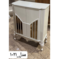 جاکفشی چوبی دو درب با تزئینات طلایی جذاب