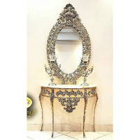 خرید، قیمت و مشخصات آینه کنسول بیضی برنزی همراه با شمعدان با حاشیه گل، ارزان و با کیفیت _ چتر زندگی