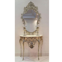 خرید، قیمت و مشخصات ست آینه کنسول و شمعدان پایه دار برنزی با حاشیه گل، تاج دار، ارزان و با کیفیت _ چتر زندگی